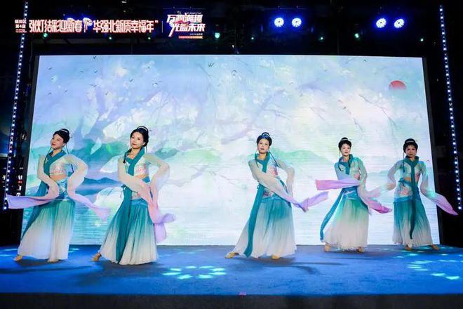 亚盈体育官网就在深圳市中心这些画面看了要惊呼(图3)