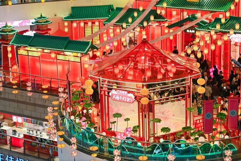 春节到羊城商圈赏灯2025亚盈体育平台正佳大唐千灯会启幕(图3)