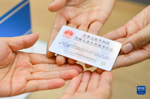 【8点见】女子提醒关远光灯被打致先兆性流产？警方通报(图2)