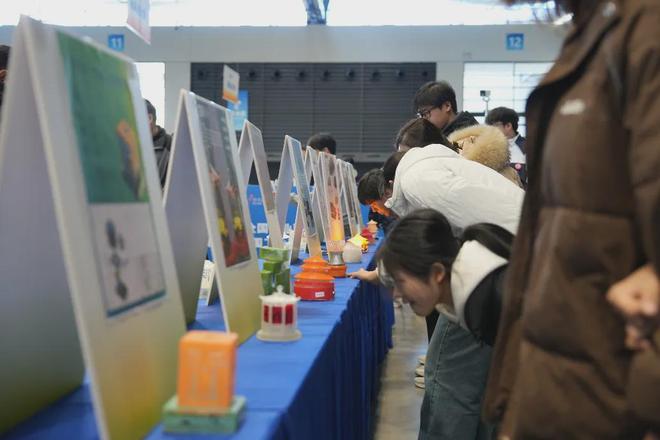 轻工国赛火热进行中 灯具设计师赛项：增材制造谋个性 跨界融合育人才(图5)